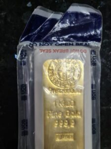 argorheraeus gold bar  1 kg 1598596040 8c17edb9 progressive 225x300 - argorheraeus_gold_bar__1_kg_1598596040_8c17edb9_progressive